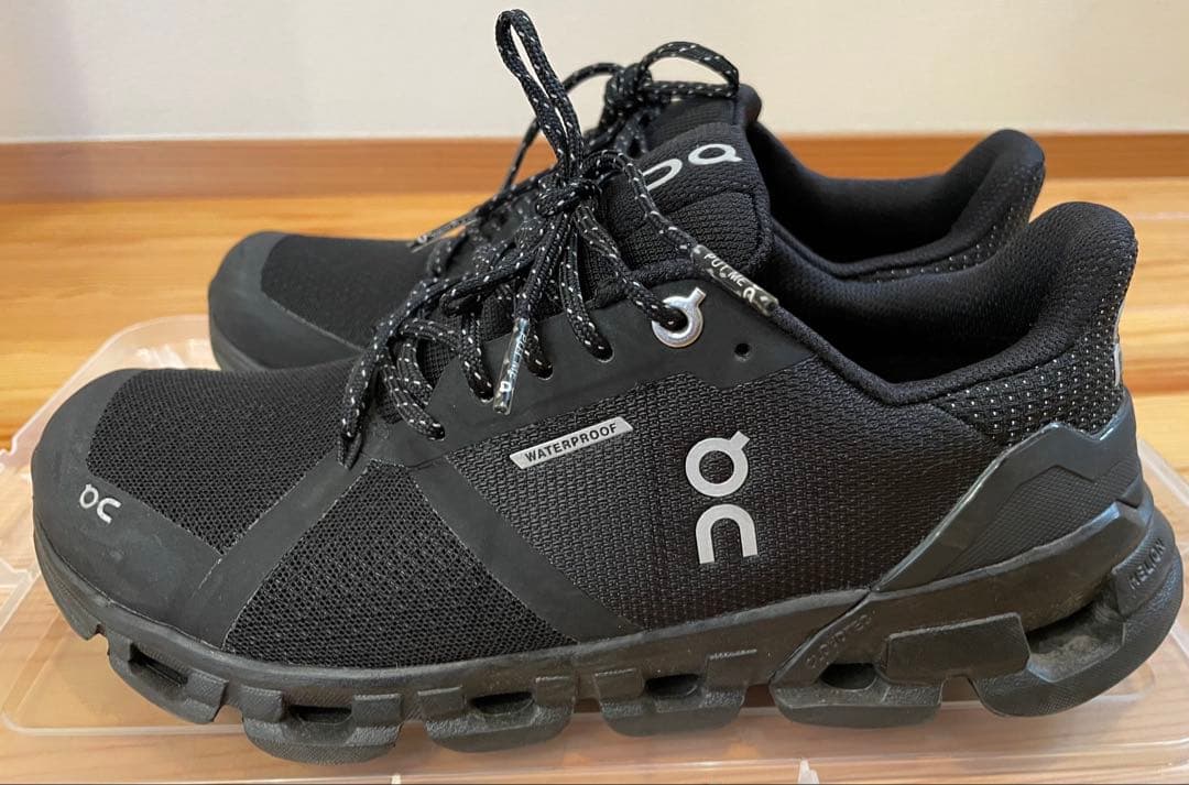 い*く様 On ブラック スニーカー　cloudtec 防水機能付き