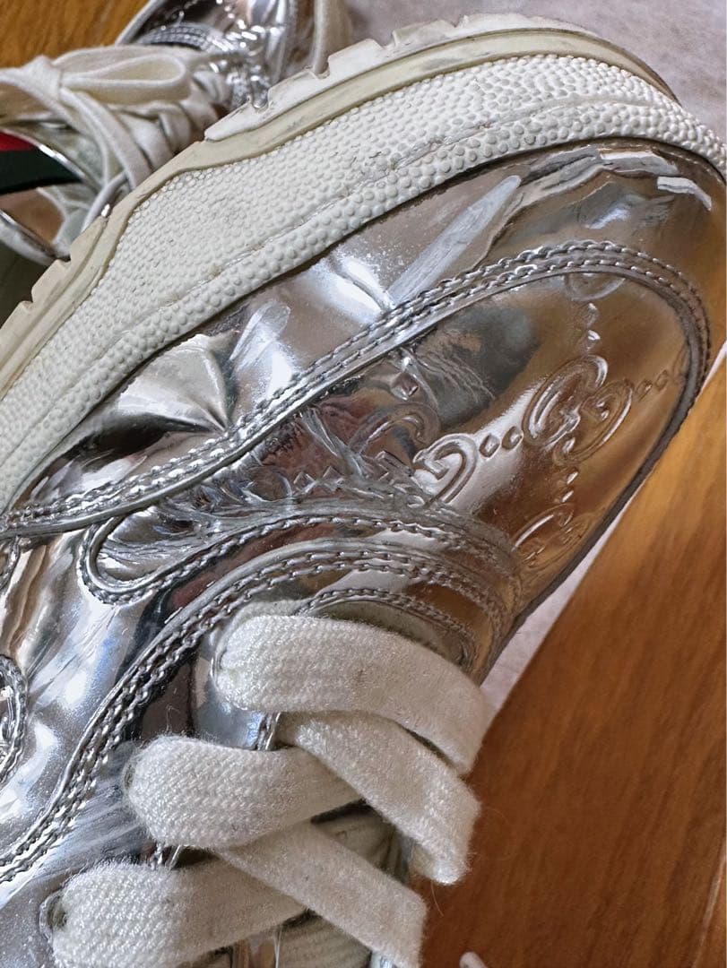 GUCCI スニーカー シルバー メタリック