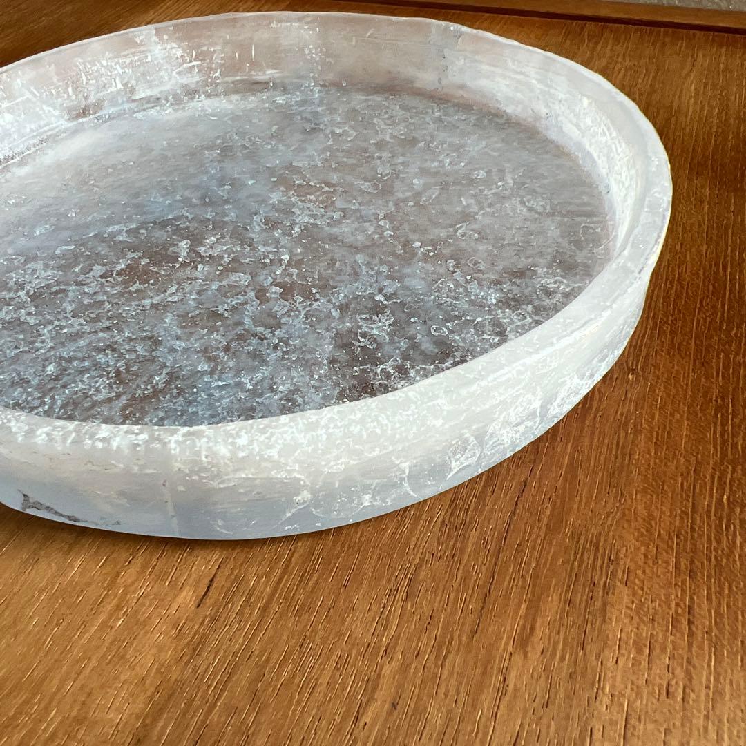 薄いブルー　能登朝奈　山野邉朝奈　丸いプレート　皿18.5cm