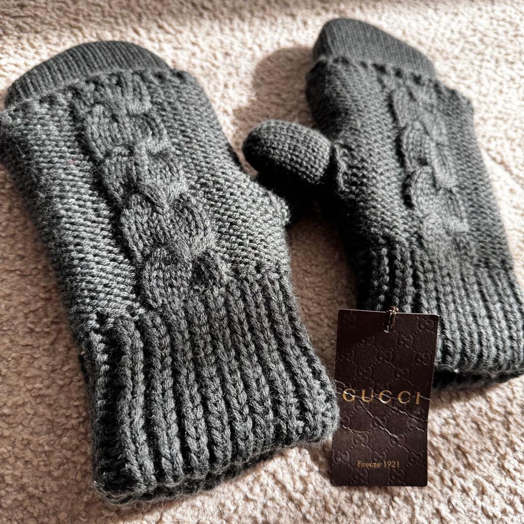 （未使用）柔らかな雰囲気を出す、GUCCI ダークグレー 手袋
