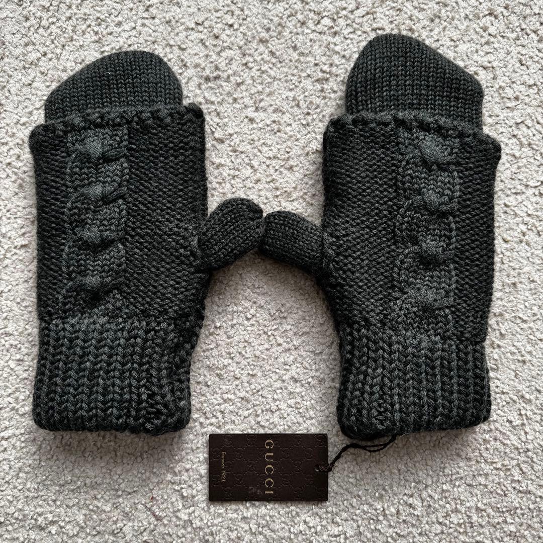 （未使用）柔らかな雰囲気を出す、GUCCI ダークグレー 手袋