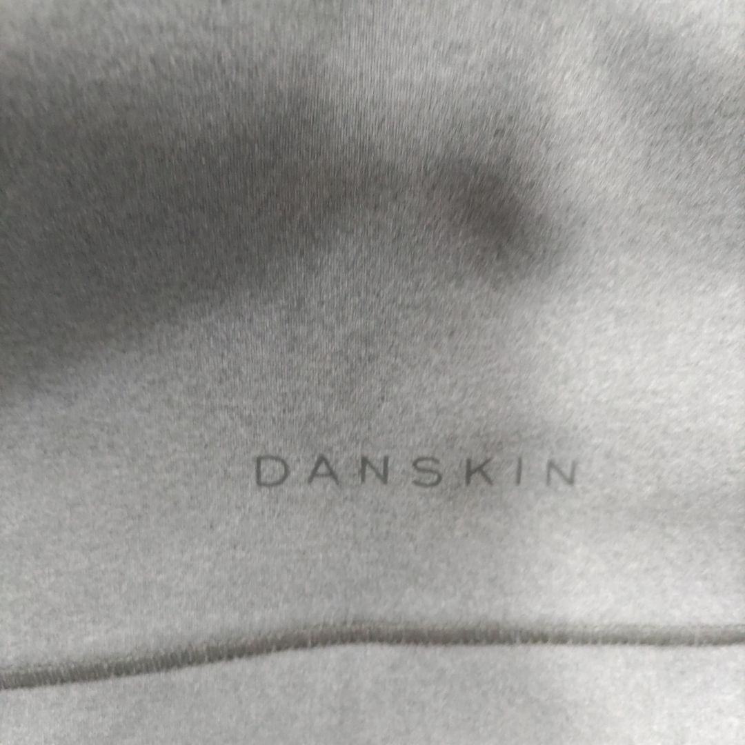 ★新品　DANSKIN　ダンスキン　ダークグレー ヨガウェア セット　М
