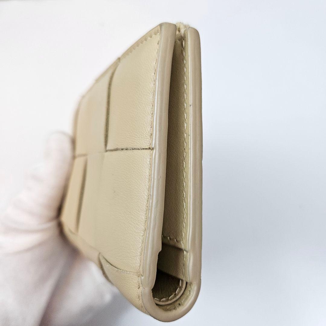 美品　BOTTEGA VENETA　ボッテガヴェネタ ミディアム カセット 財布