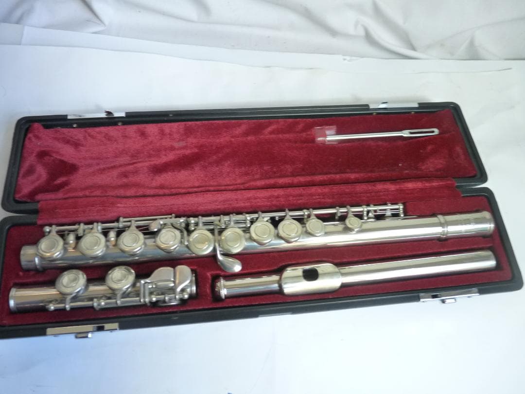 ヤマハ YFL-211 シルバーフルート 本体 ケース付き