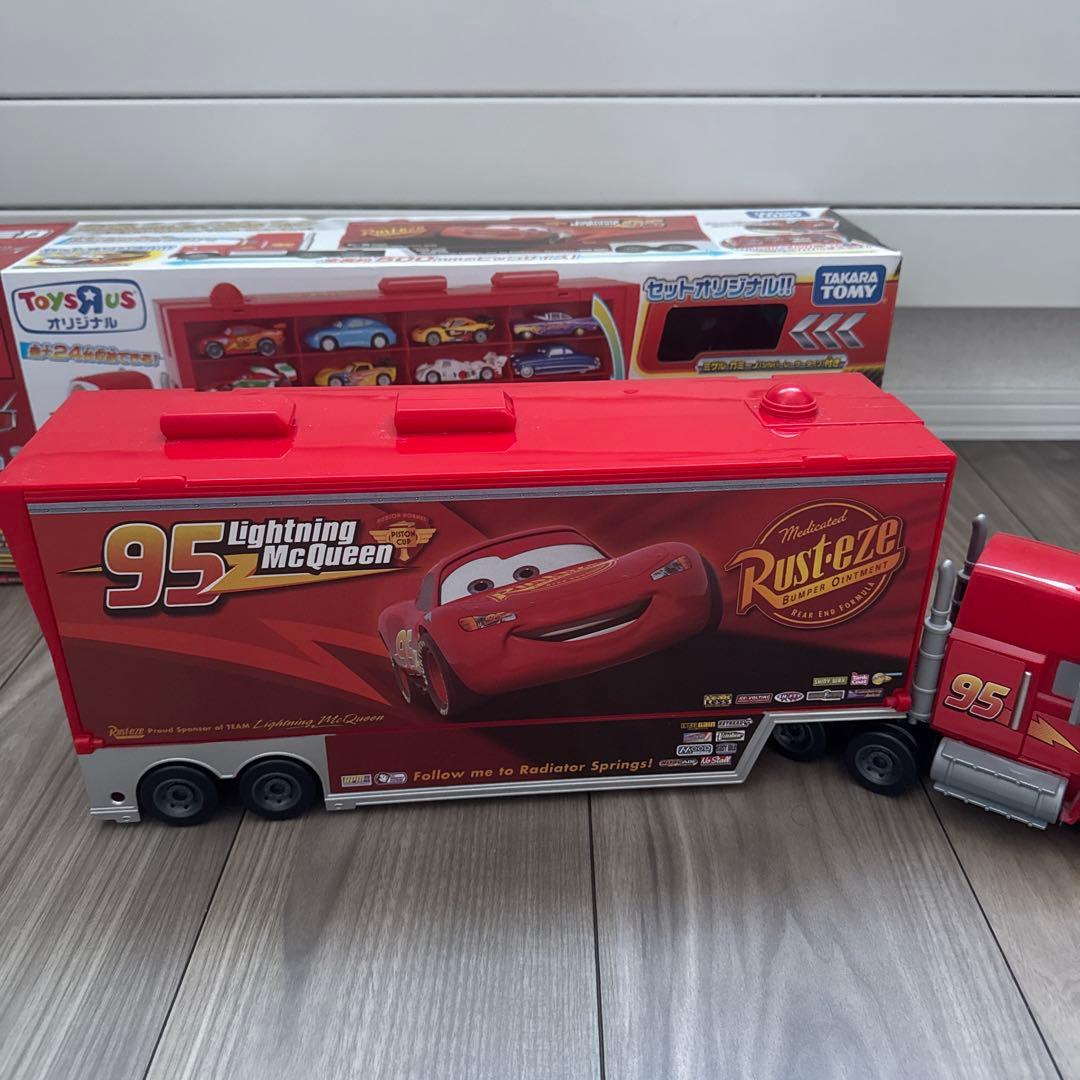 634.【廃盤品】カーズトミカ♡たくさんのせよう！大きなマック　トレーラー
