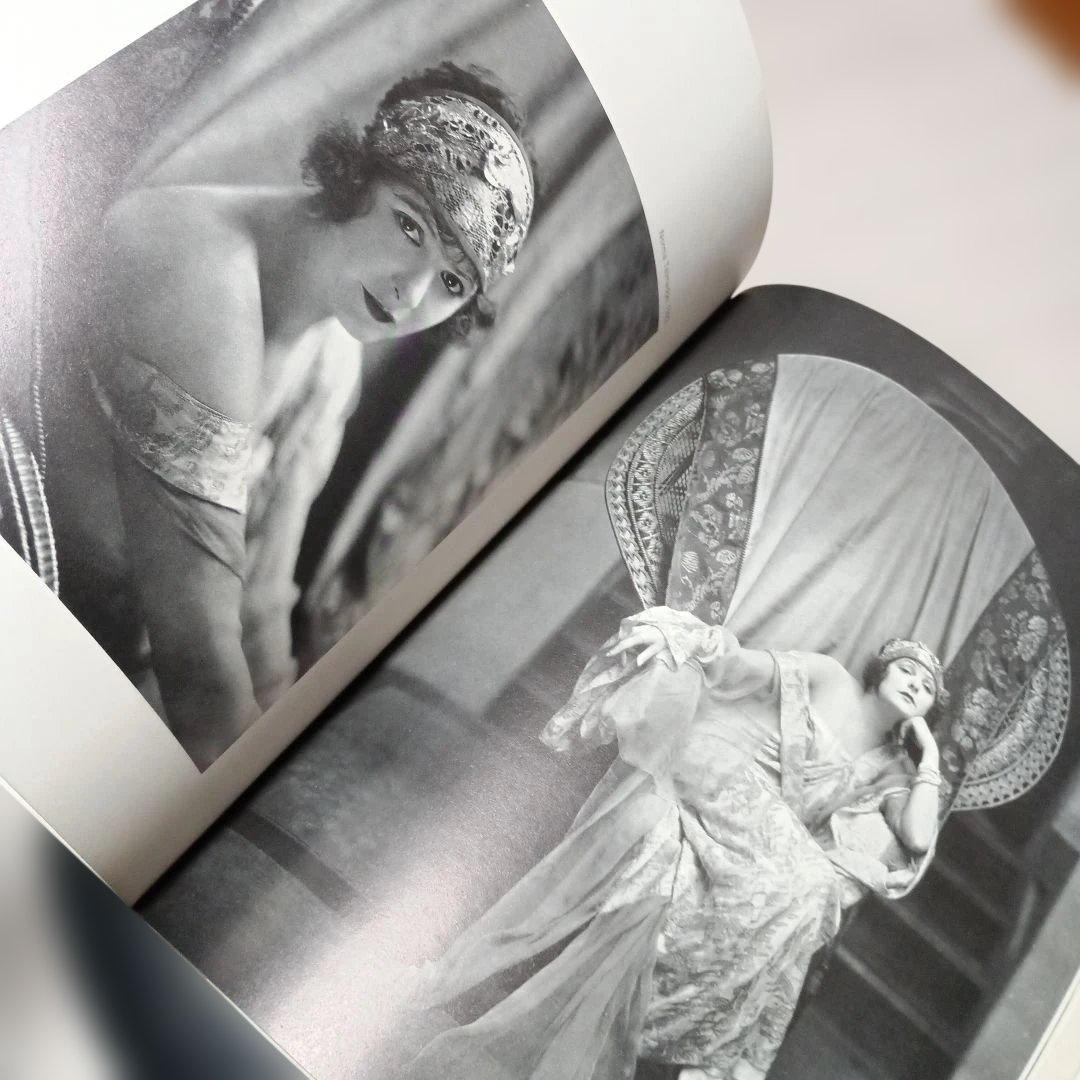 洋書 The Image Makers: Sixty Years Hollywood