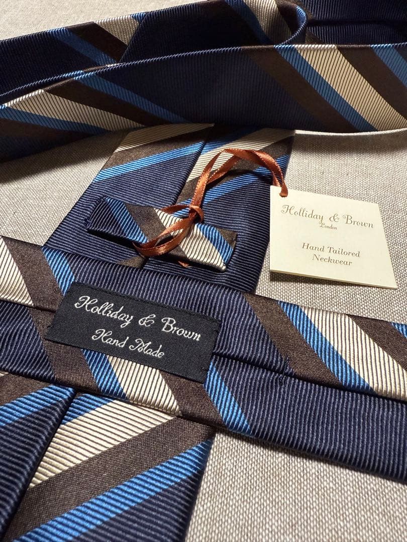 【新品】Holliday & Brown／レジンタルタイ／ネイビー／ブラウン