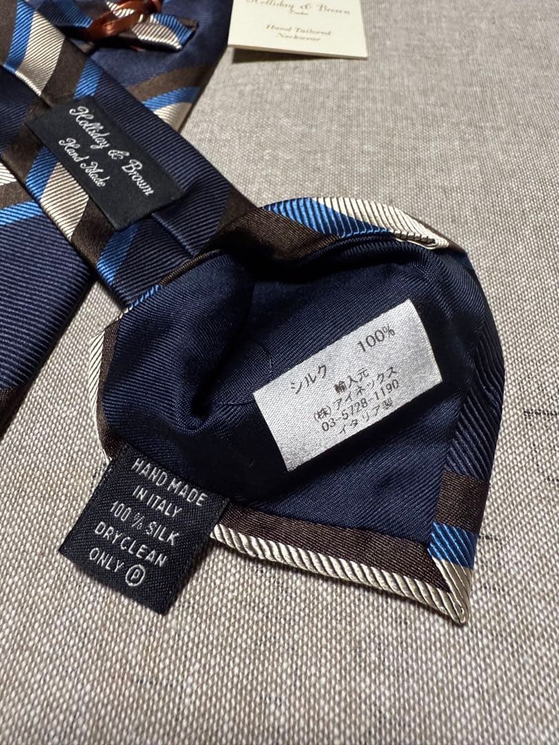 【新品】Holliday & Brown／レジンタルタイ／ネイビー／ブラウン