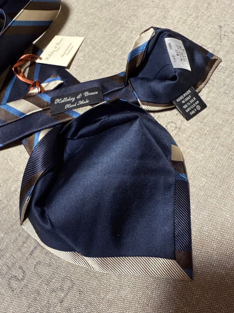 【新品】Holliday & Brown／レジンタルタイ／ネイビー／ブラウン