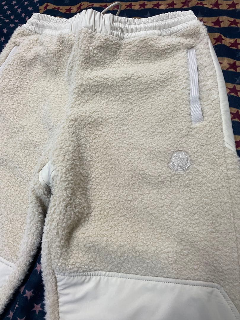 新品モンクレール ベージュパンツ S