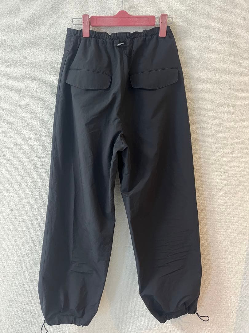 akaneutsunomiya パンツ ブラック テーパード