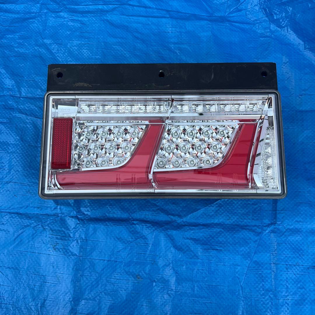 KOITO コイト 右 2連テールランプ ノーマルターン