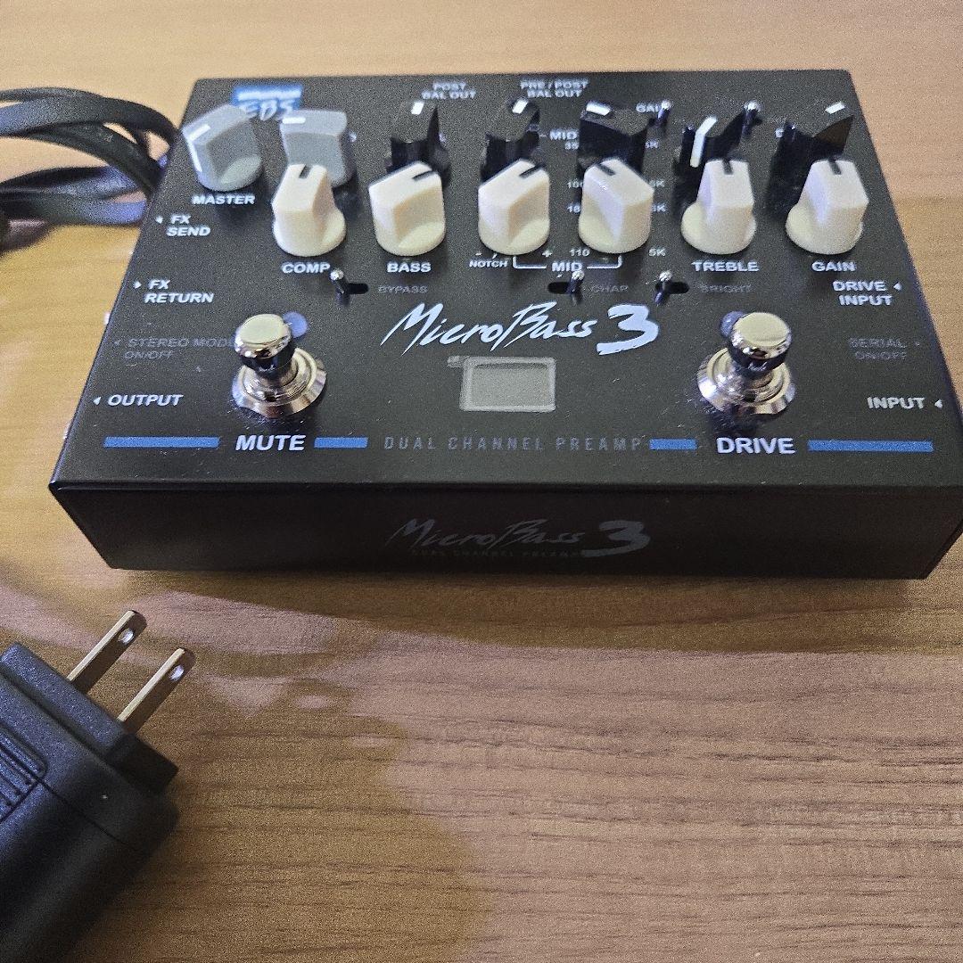 EBS MicroBass 3 デュアルチャンネルプリアンプ