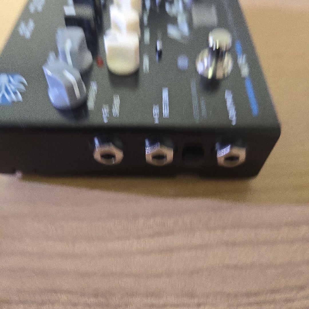 EBS MicroBass 3 デュアルチャンネルプリアンプ