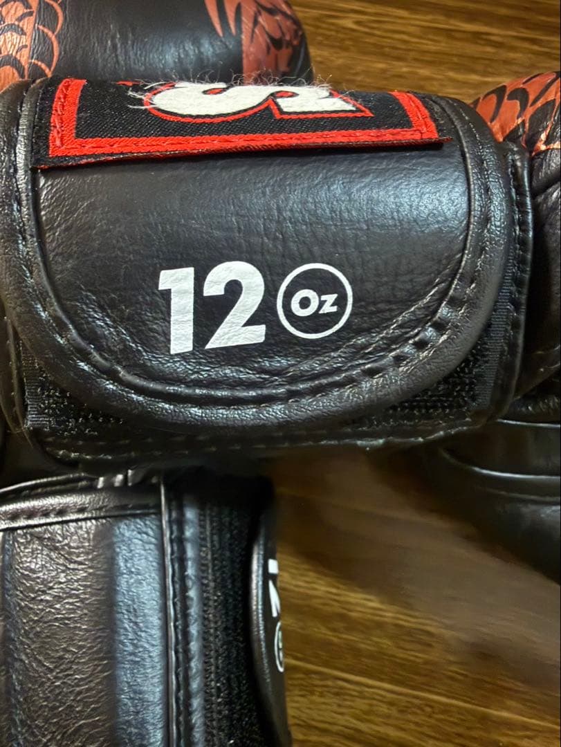 希少柄　ドラゴンシリーズ　TWINS ボクシンググローブ 12オンス