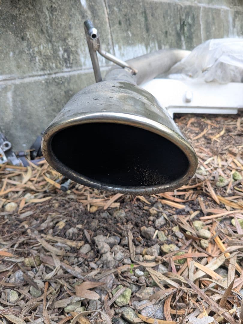 C26セレナ後期　社外マフラー