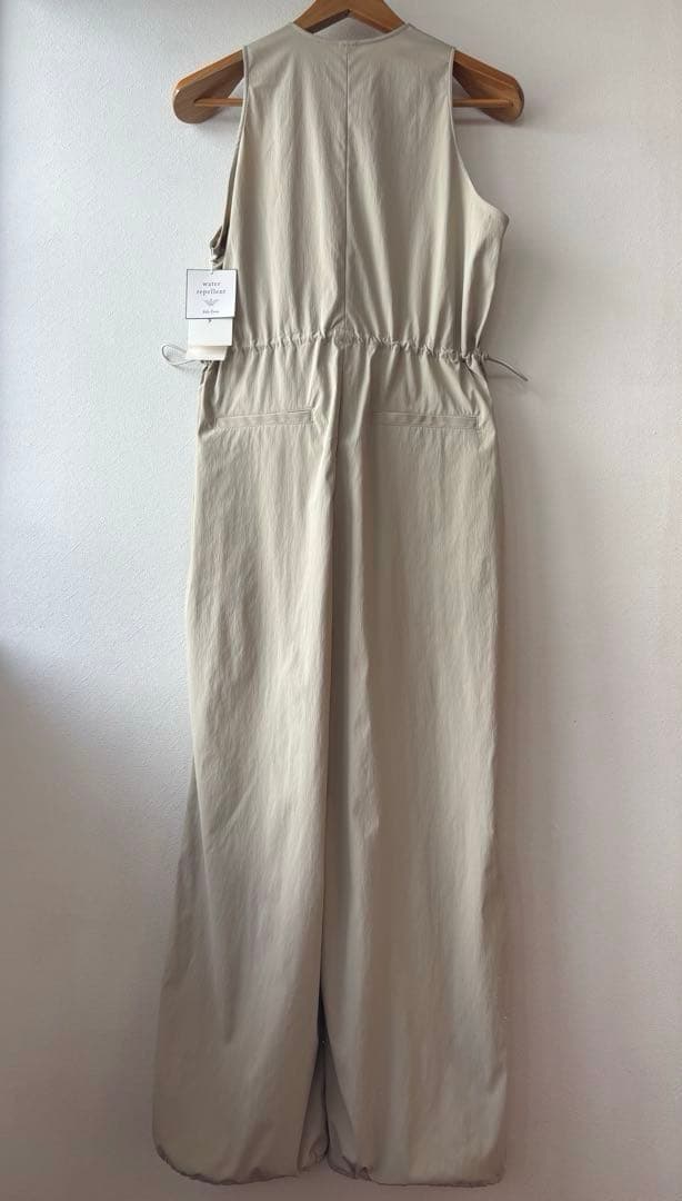 《新品タグ付き》ミラオーウェン 撥水ドロストナイロンサロペット