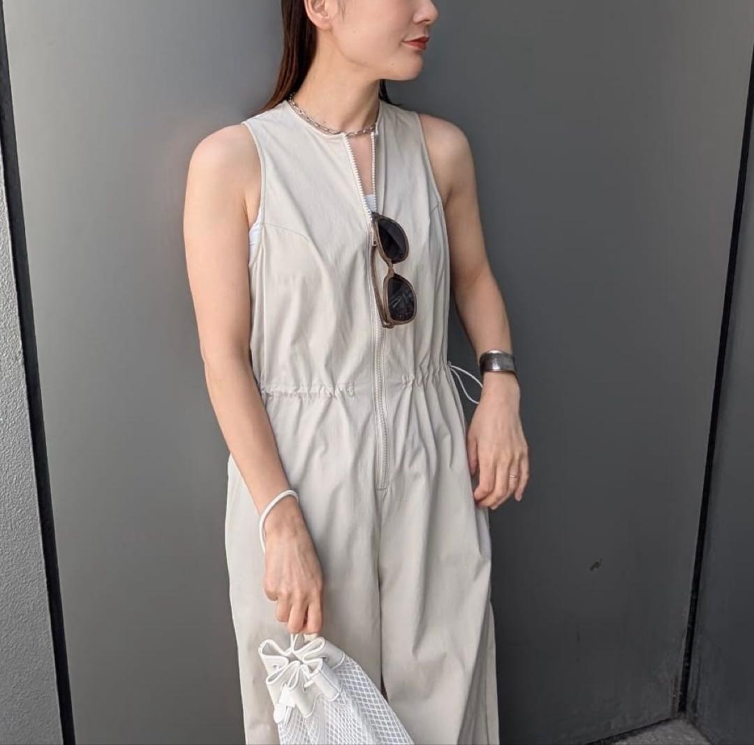 《新品タグ付き》ミラオーウェン 撥水ドロストナイロンサロペット