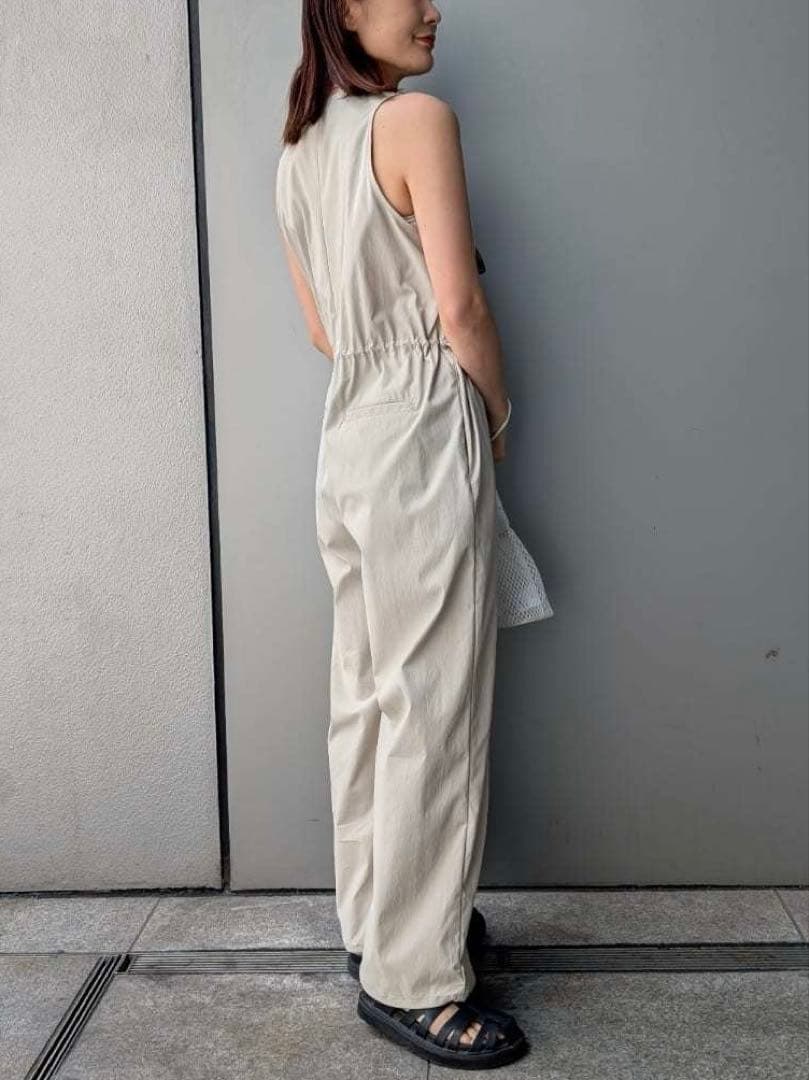 《新品タグ付き》ミラオーウェン 撥水ドロストナイロンサロペット