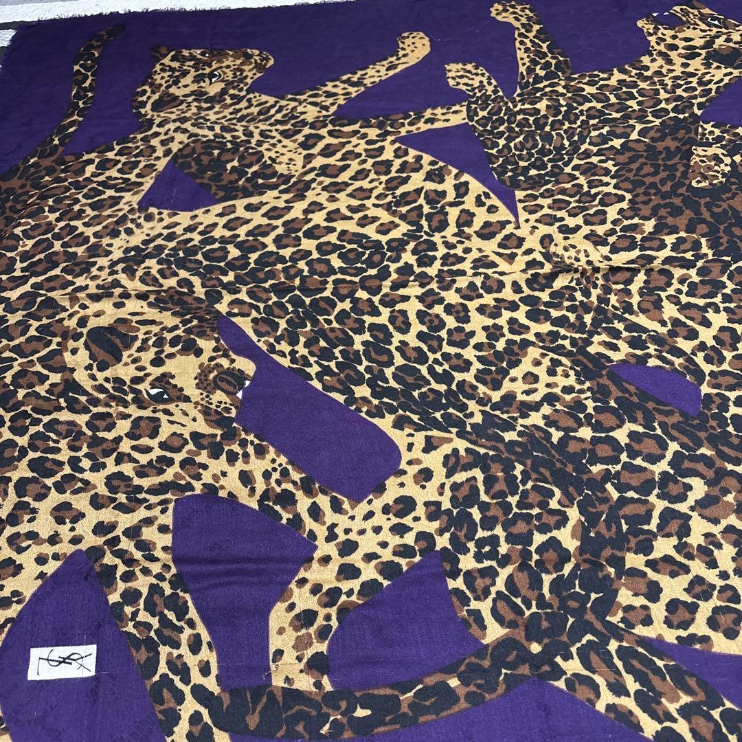 イヴサンローラン　大判　ストール　豹　レオパード　紫　142✖️ 142cm