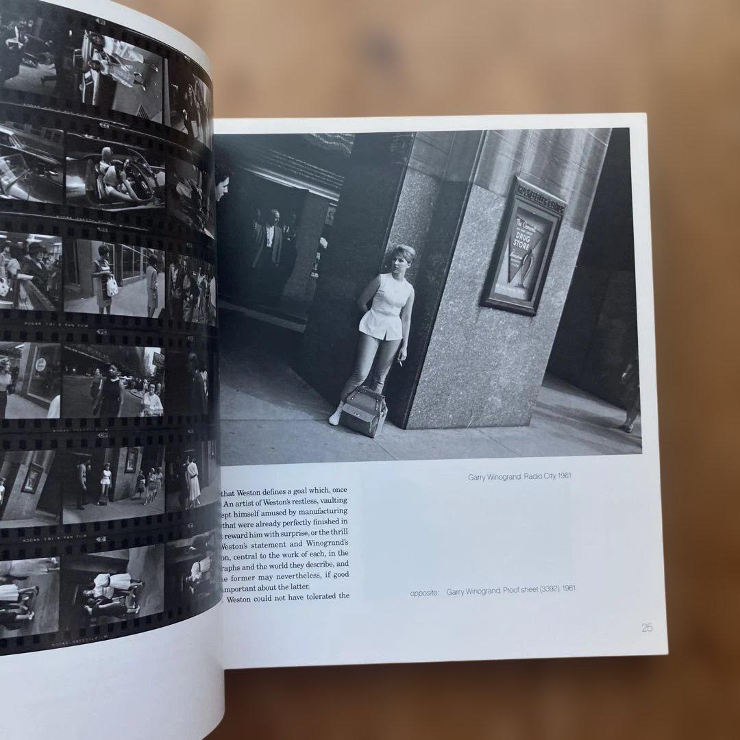 アート・デザイン・音楽 WINOGRAND FIGMENTS FROM THE REAL WORLD