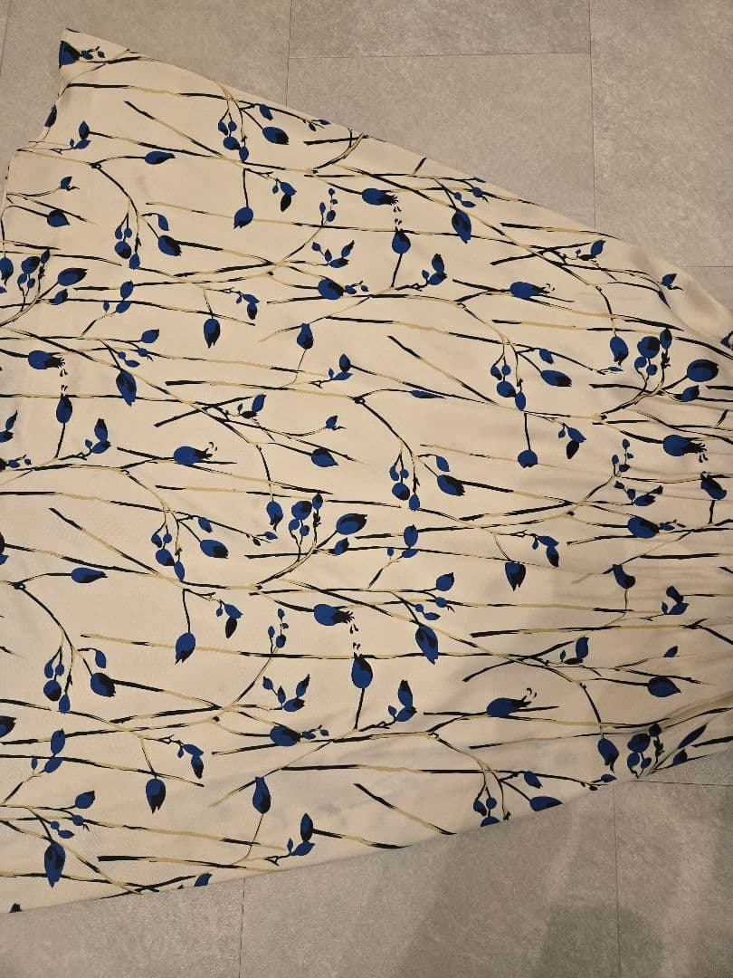 定価6.4万✨アナイ ラインフラワーPTロールネックワンピース 38 花 青