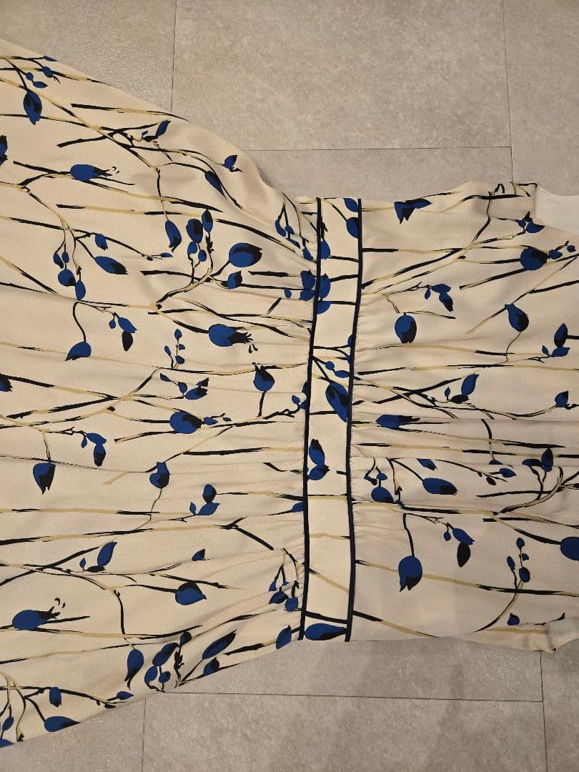 定価6.4万✨アナイ ラインフラワーPTロールネックワンピース 38 花 青