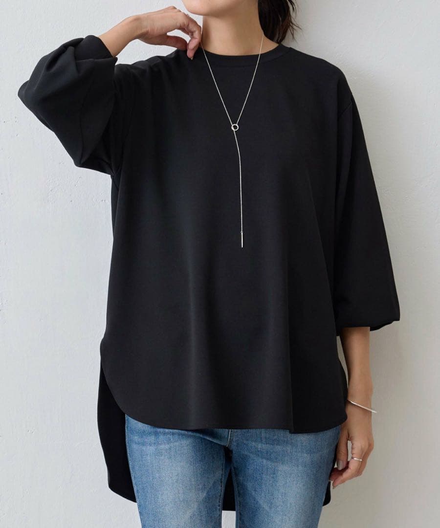 ビアズリー　Tブラウス ブラック