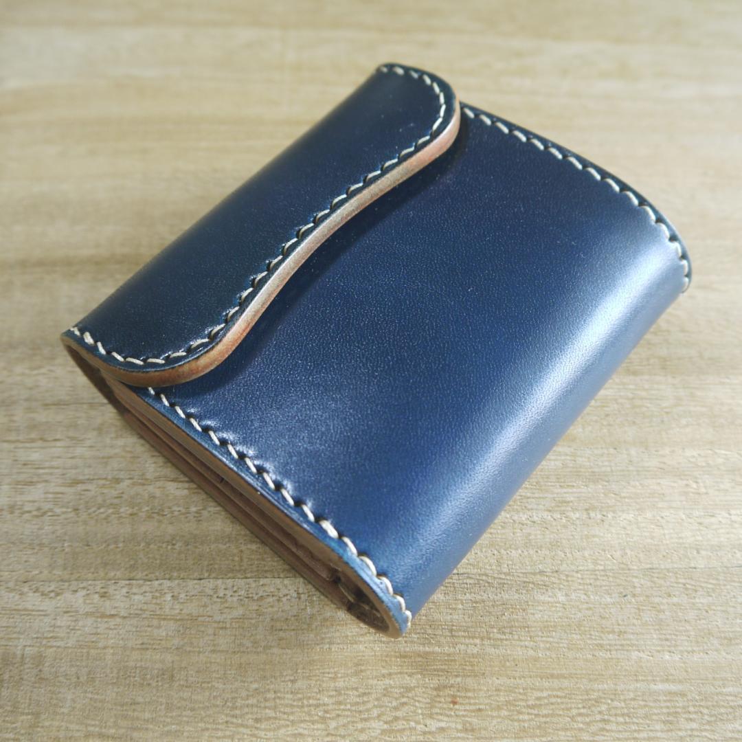 ヌメ革　栃木レザー　サドルレザー　コンパクトウォレット　三つ折り　青/生成り