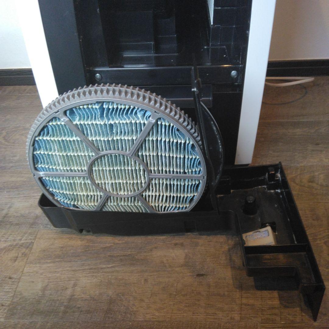 SHARP 除加湿空気清浄機　KC HD70 W