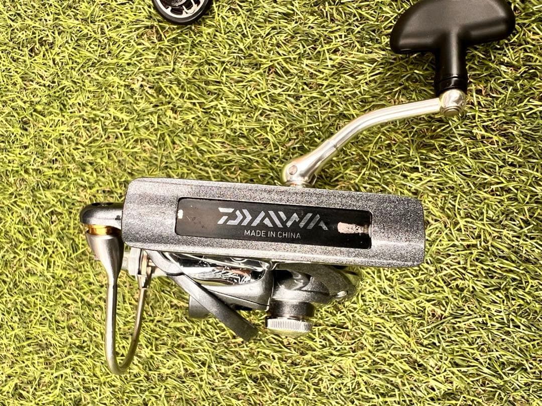 11 FREAMS 2500 レアスプール付き フリームス