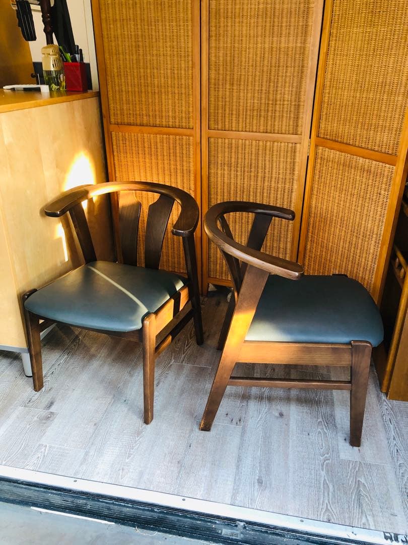 Fujimoku家具ダークブラウン 木製アームチェア 2脚セット ①