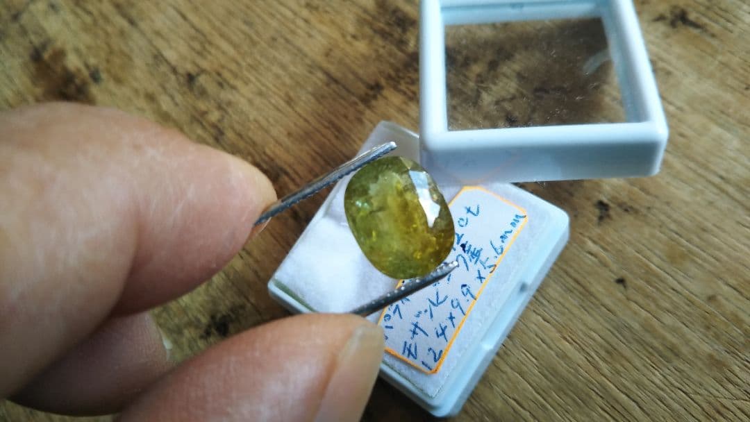 パライバトルマリン　イエローグリーン5ctオーバー