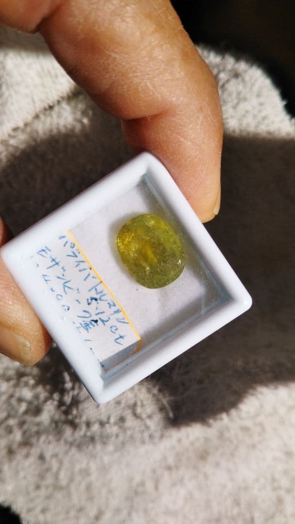 パライバトルマリン　イエローグリーン5ctオーバー