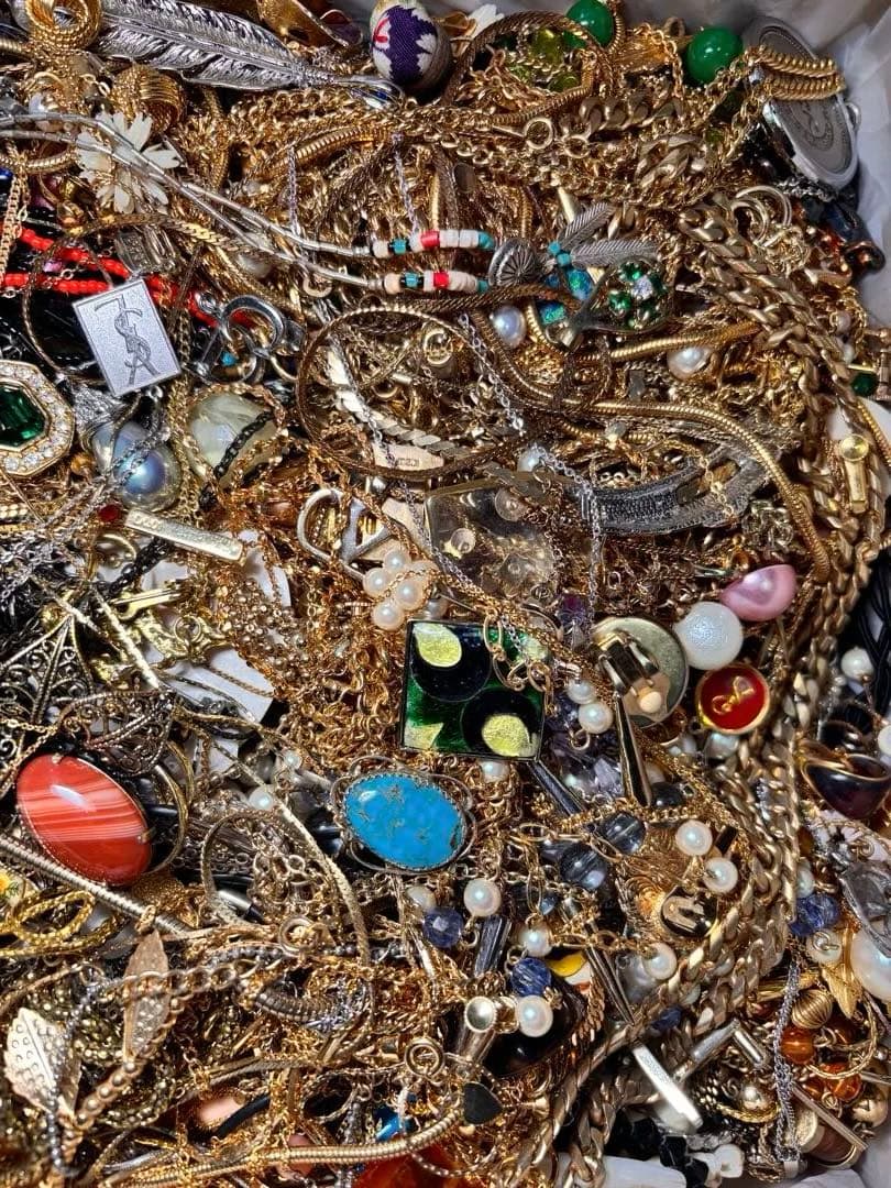 アクセサリー大量まとめ売り　11.7kg ジャンク