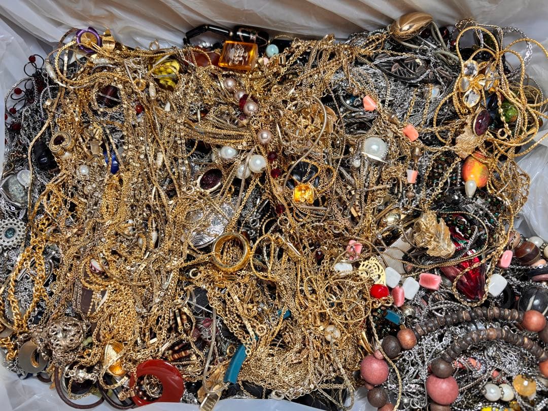 アクセサリー大量まとめ売り　11.7kg ジャンク