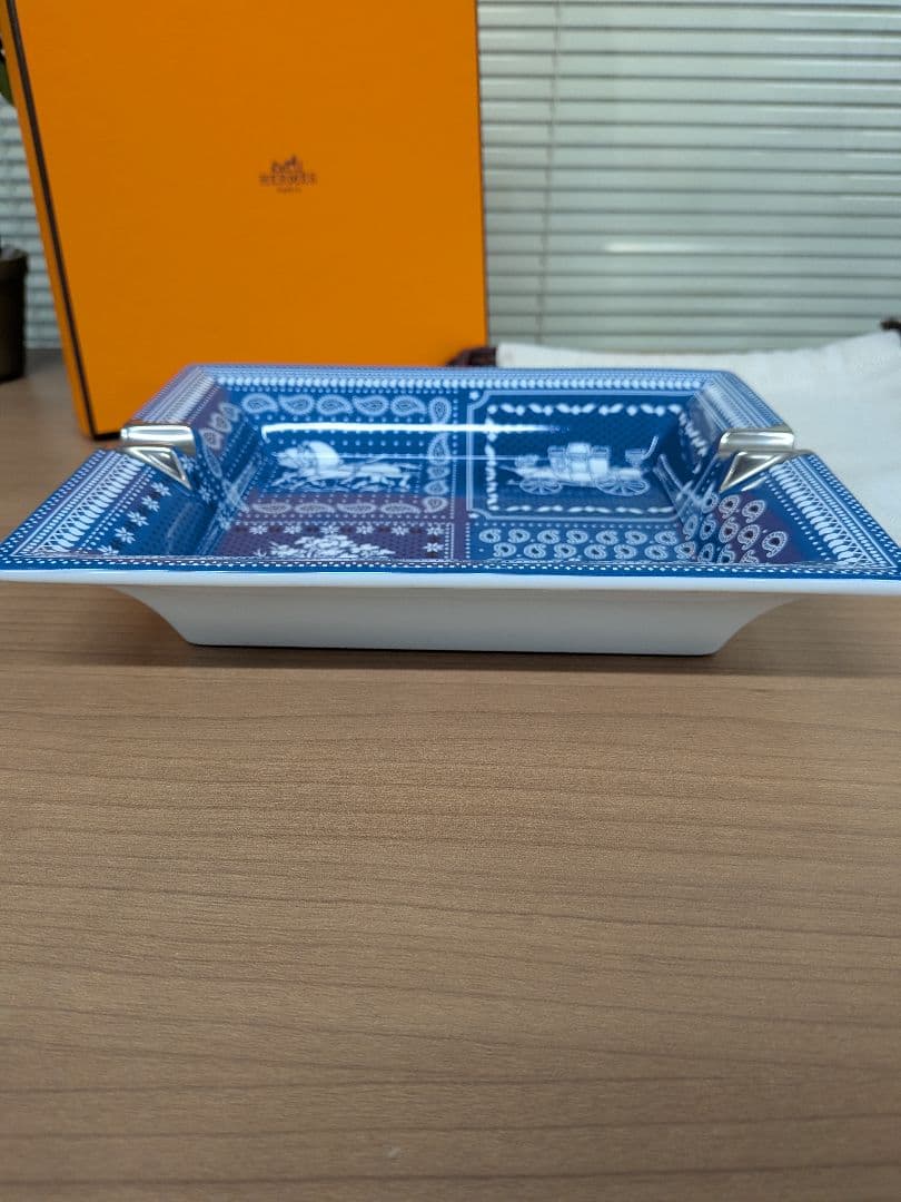 HERMES カレ55 ECURIES PARISIENNES パリの厩舎 灰皿