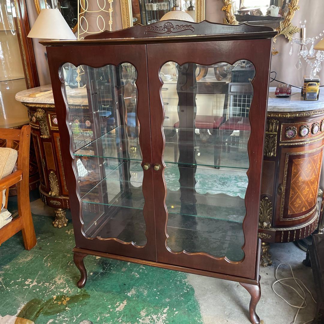 アメリカ製アンティークガラスの飾り棚　猫脚