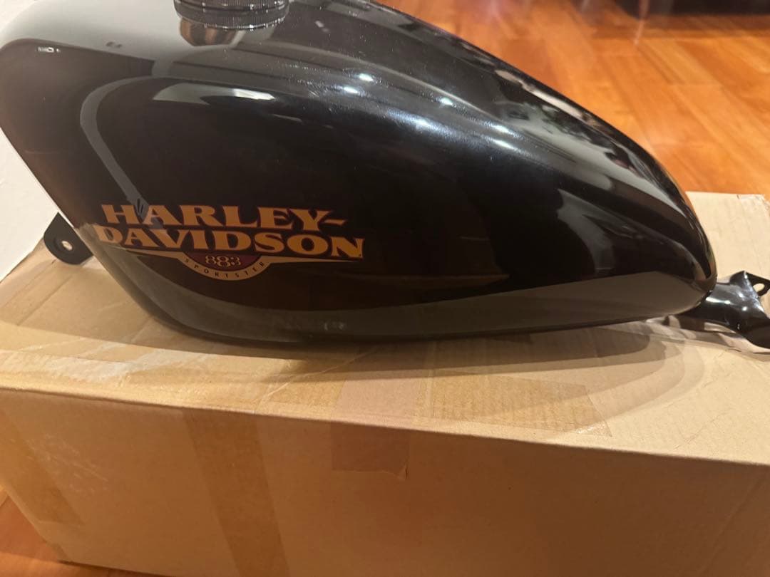 最終値下 スポーツスター　XL883 純正タンク　美品 ハーレーダビッドソン