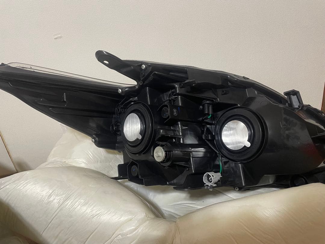 超美品 新品！30プリウスus仕様ヘッドライト バフ掛け済