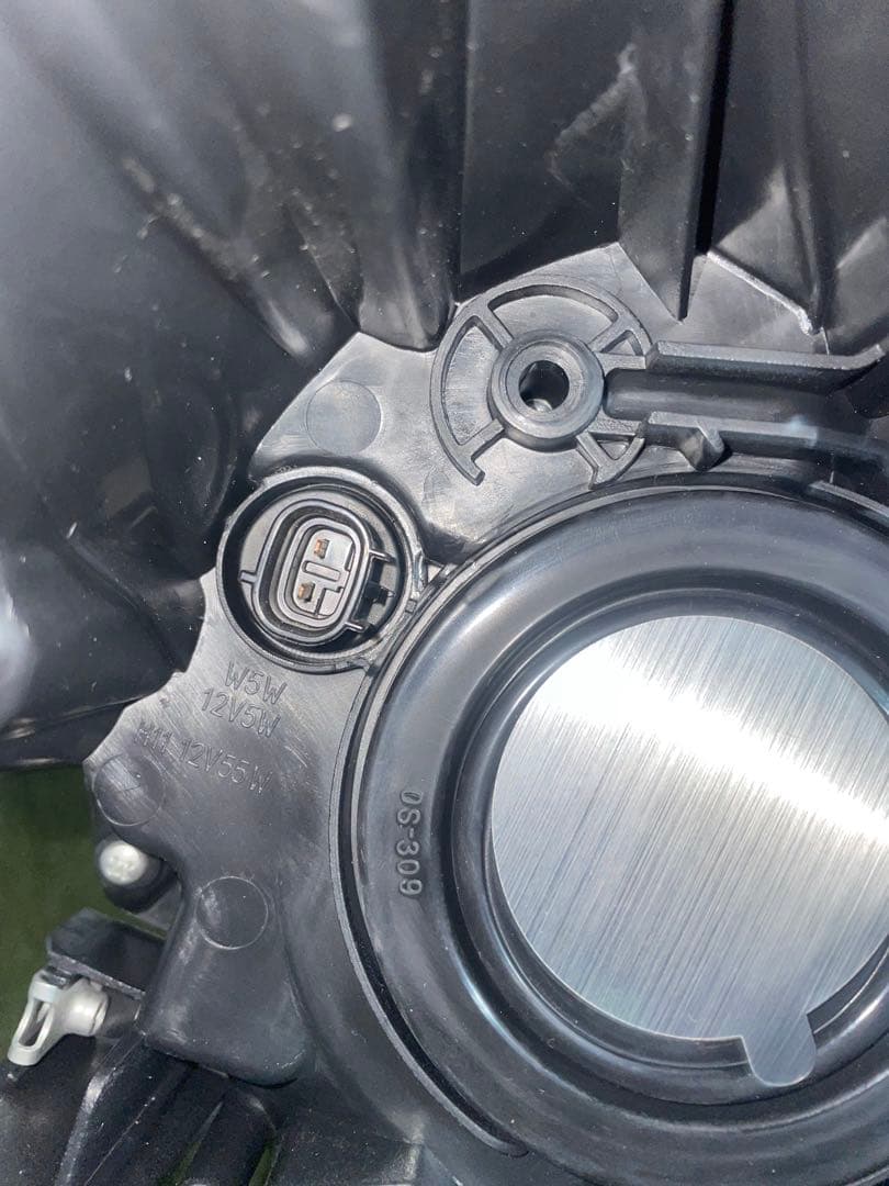 超美品 新品！30プリウスus仕様ヘッドライト バフ掛け済