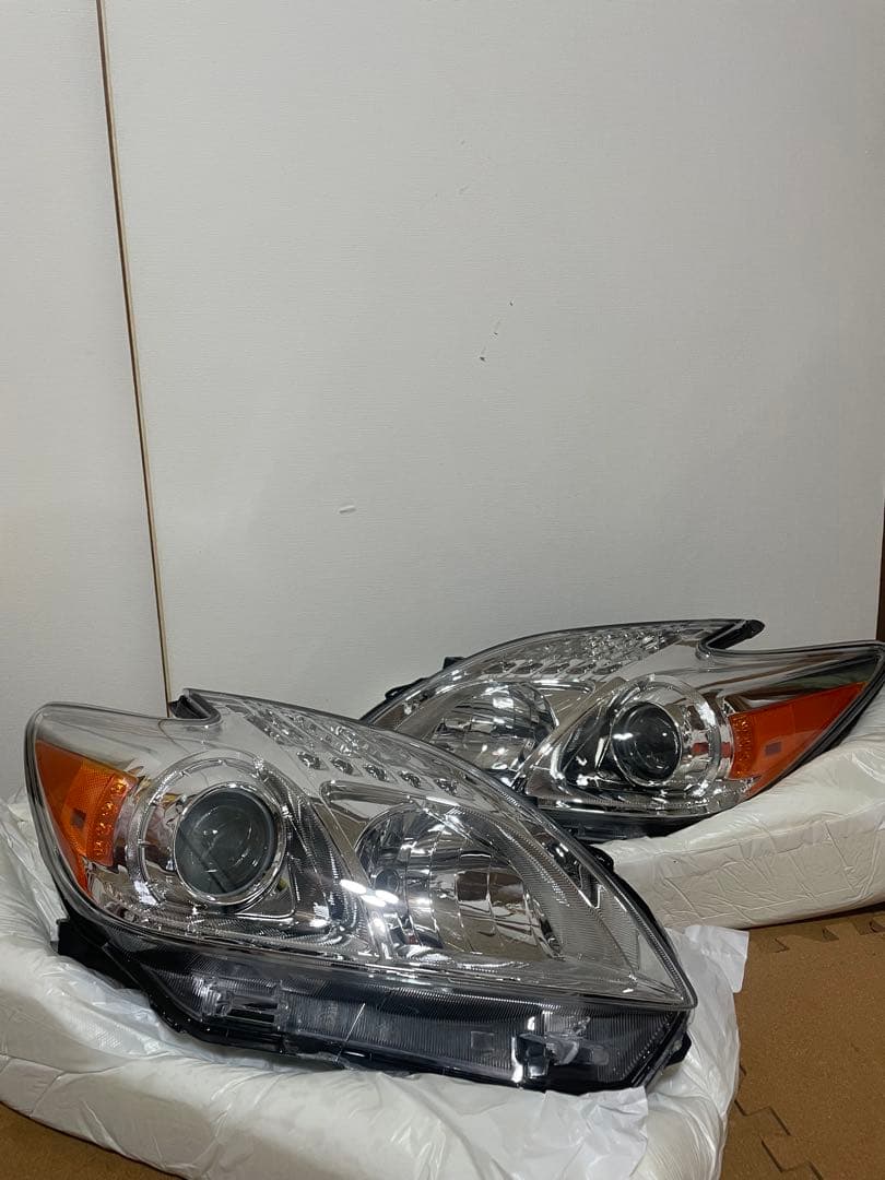 超美品 新品！30プリウスus仕様ヘッドライト バフ掛け済