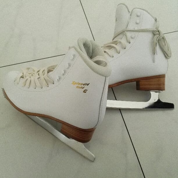 フィギュアスケート靴