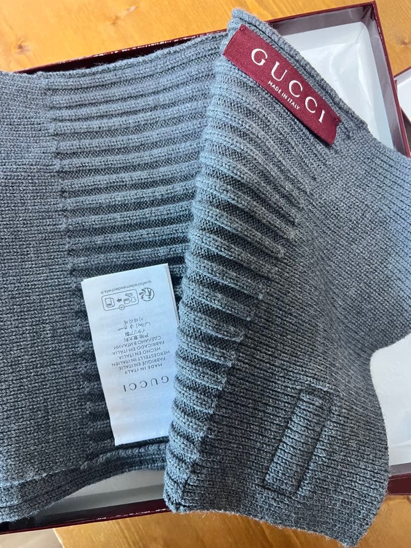 GUCCI グレー リブ編みマフラー