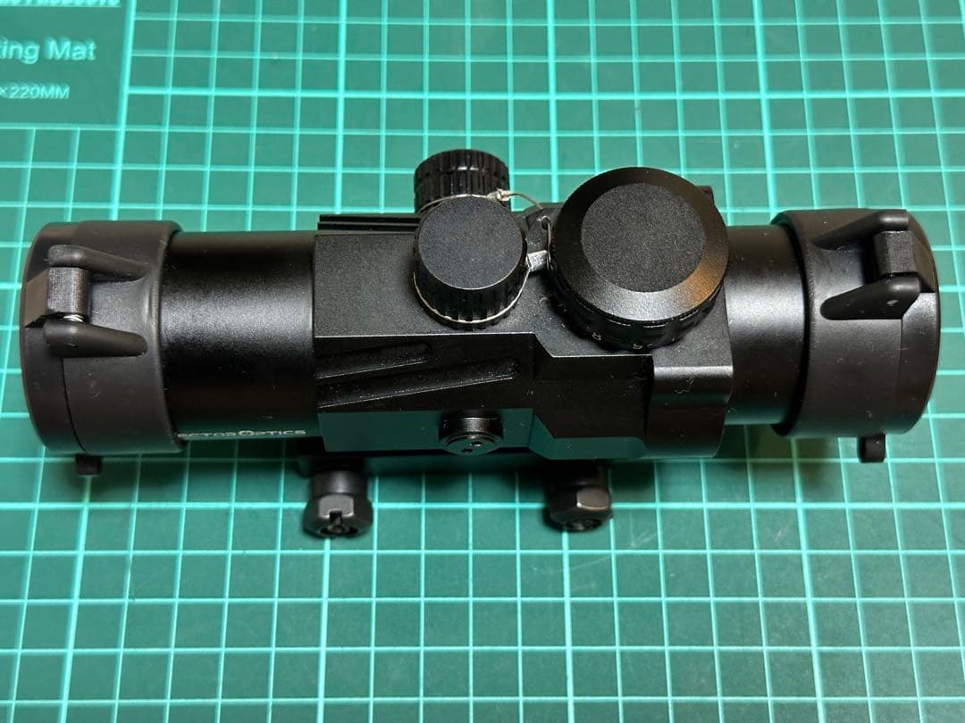 ベクターオプティクス　キャリポス3×32 前後バトラーキャップ追加