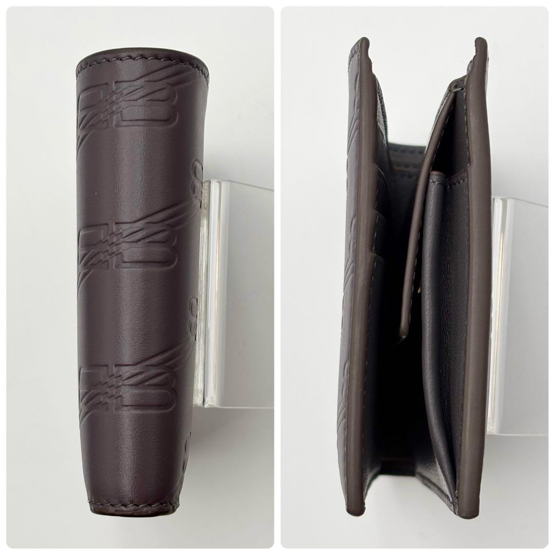 新品未使用 バレンシアガ 二つ折り財布 エンボス モノグラム レザー グレー