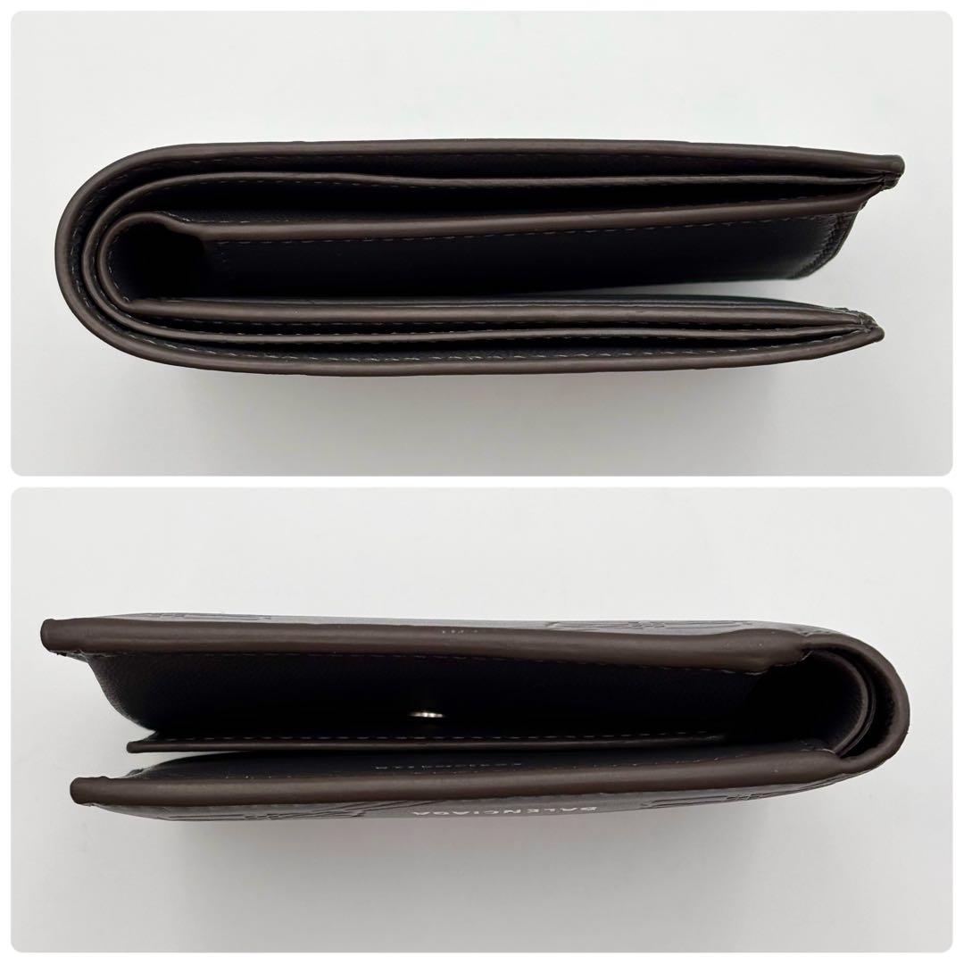 新品未使用 バレンシアガ 二つ折り財布 エンボス モノグラム レザー グレー