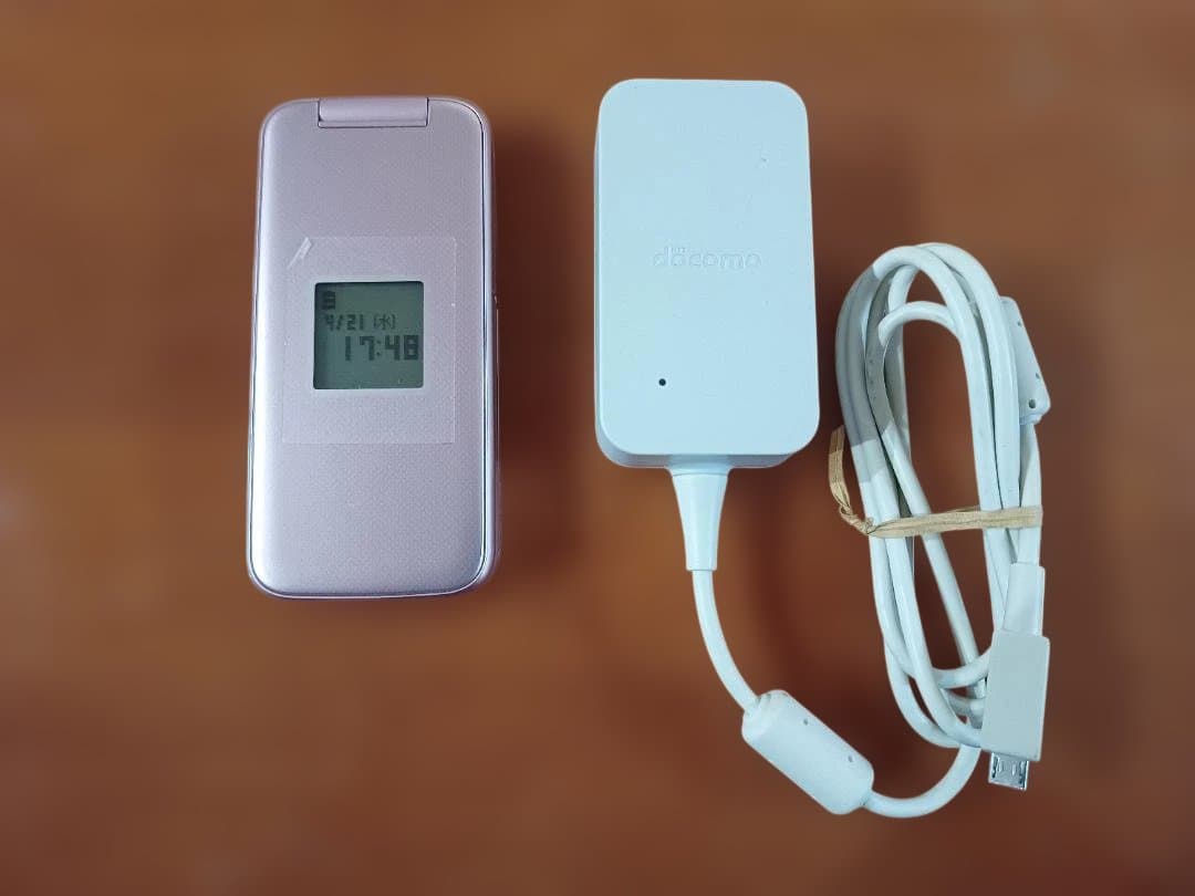 docomo 折りたたみ式携帯電話 F-01M ピンク 本体 4G(LTE)対応