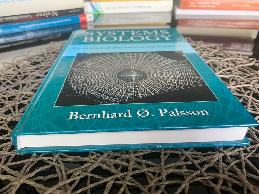 SYSTEMS BIOLOGY Bernhard Ø. Palsson