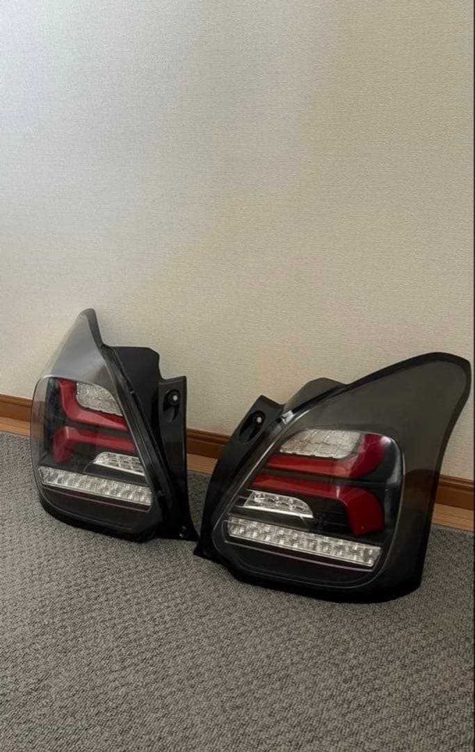 【Revier】 スイフトスポーツ(ZC33S)用テールランプ